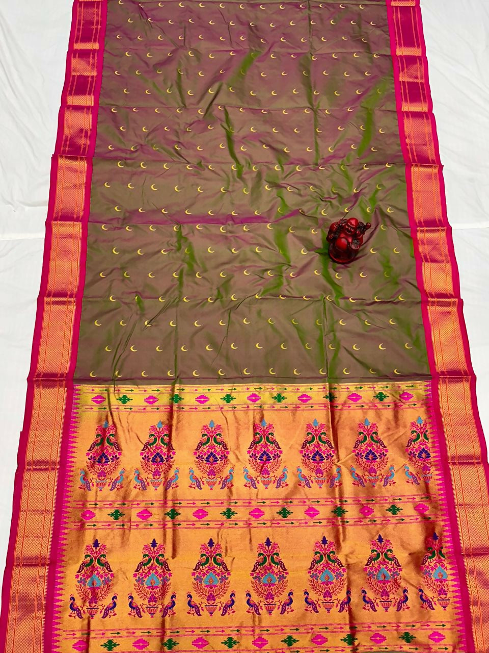 Handloom paithani