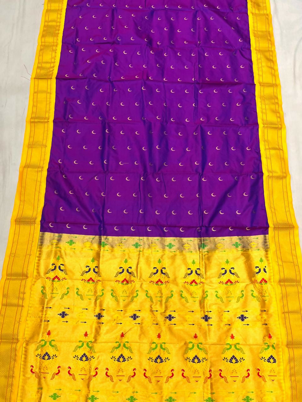 Handloom paithani
