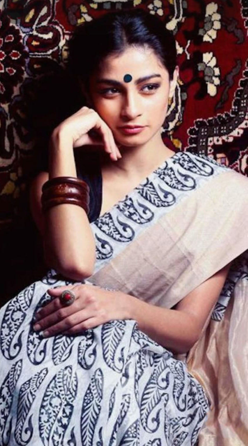 Beige Block Printed Pure Silk Mark Certified Murshidabad Silk Saree  Get Extra 10% Discount on All Prepaid Transaction - Dailybuyys
