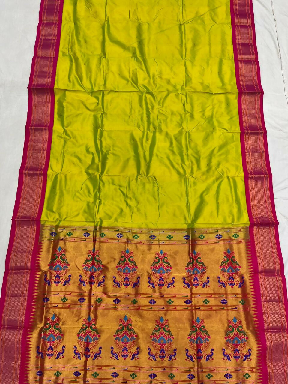 Handloom paithani