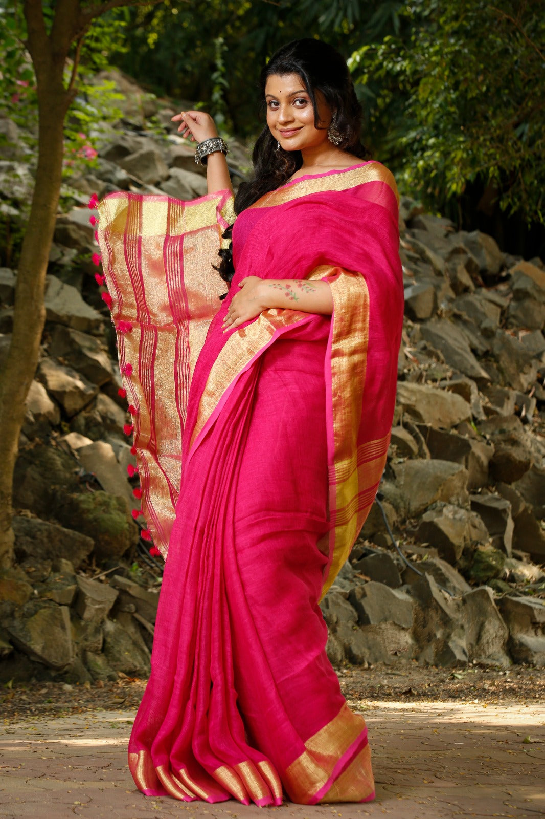 Pink Pure Linen Sarees - Dailybuyys