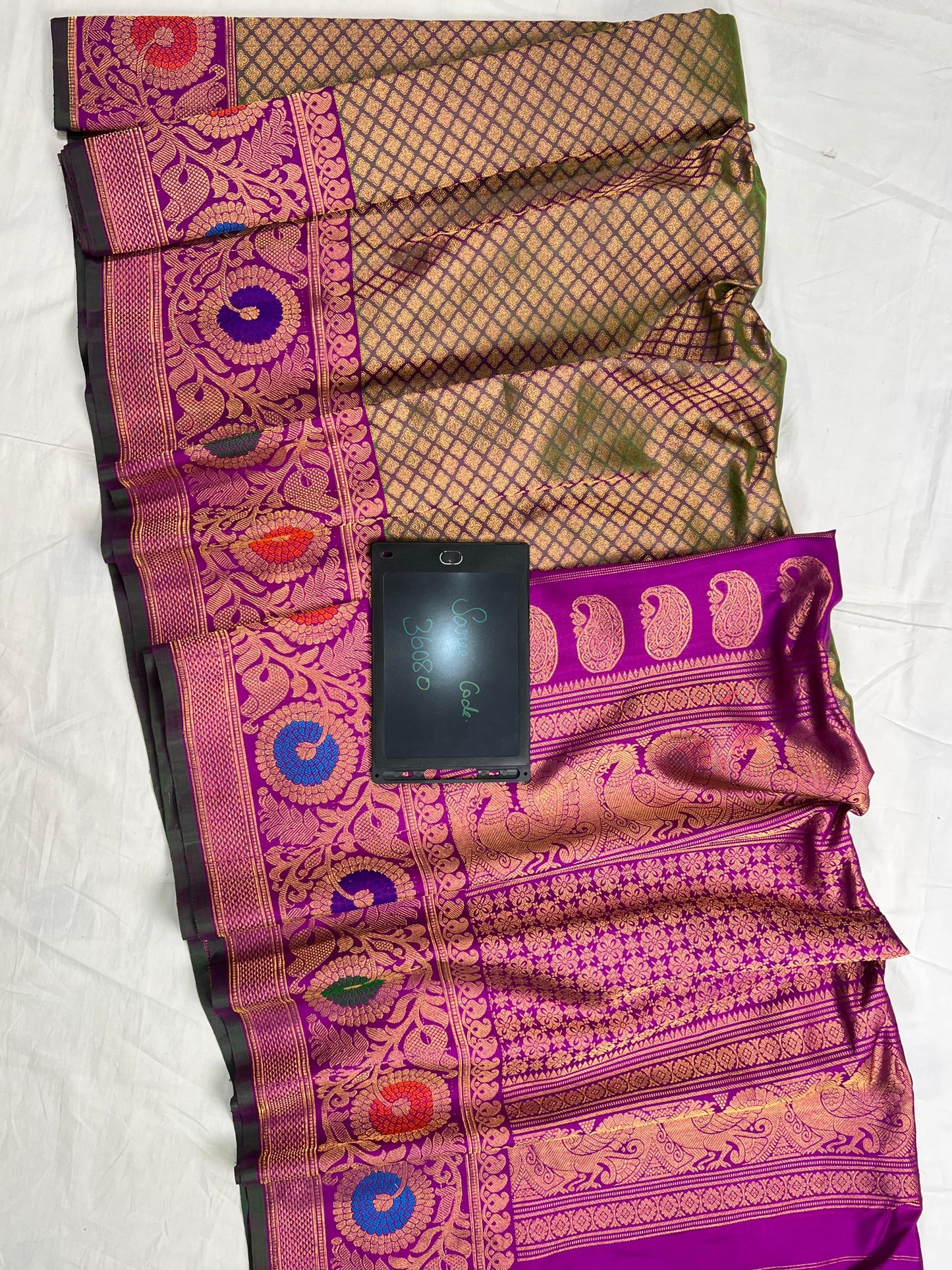 Purple Dual Tone Gadwal Pure Silk Handloom Meena Brocade Sarees With All Over Butta