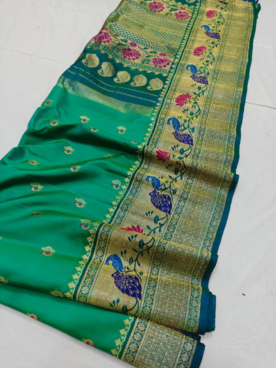 Emerald green Gadwal Paithani Meena Turning Self Butta Pure Silk Handloom Saree