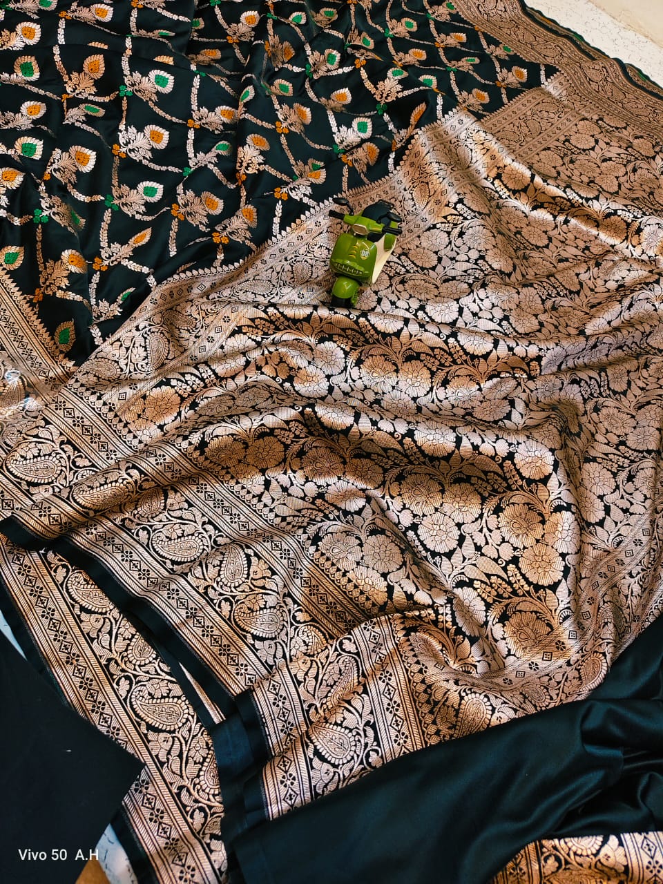 Black Exclusive Banarasi Silk Sarees - Dailybuyys