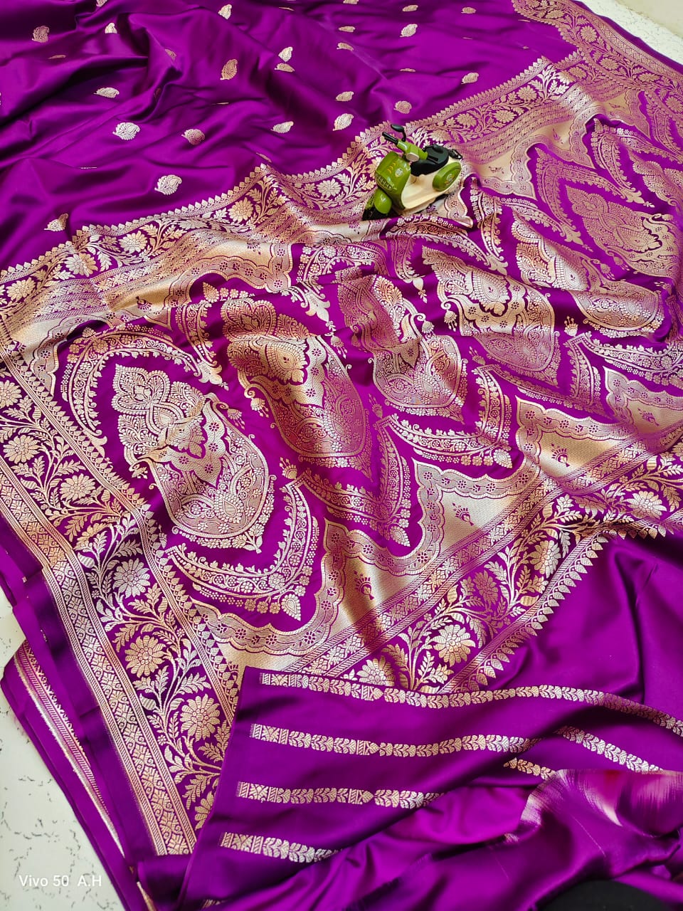 Purple Exclusive Banarasi Silk Sarees - Dailybuyys