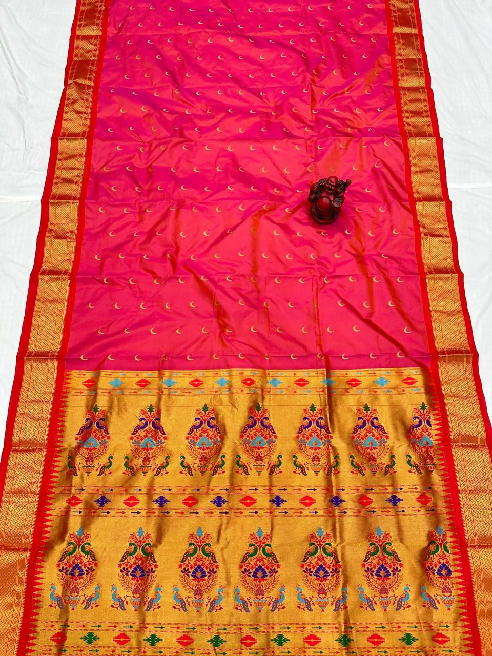 Handloom paithani