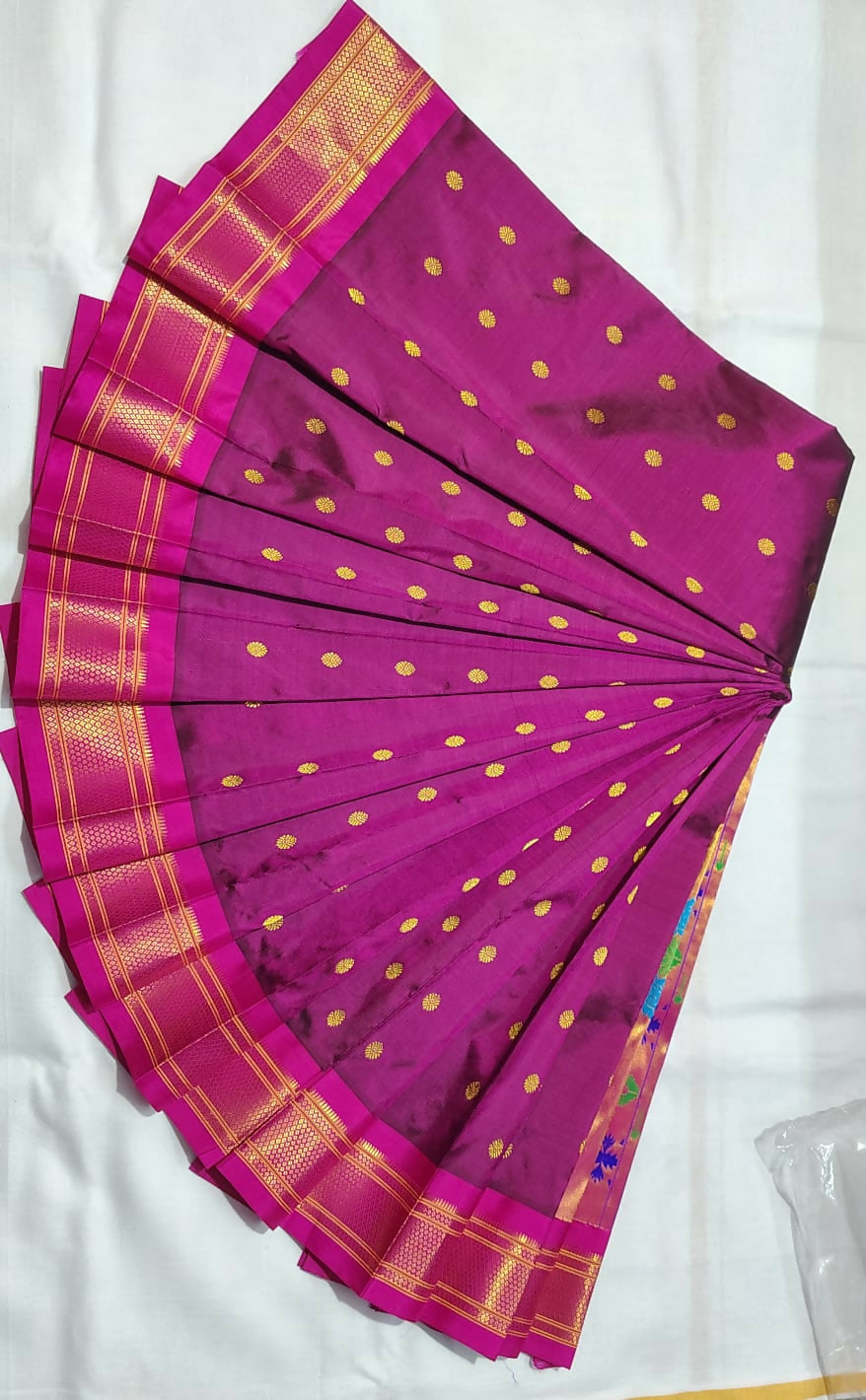 *Kalanjali pure silk paithani* 100% pure silk Handloom saree Allover butties Contrast blouse *Price : 23500/- + shipping*