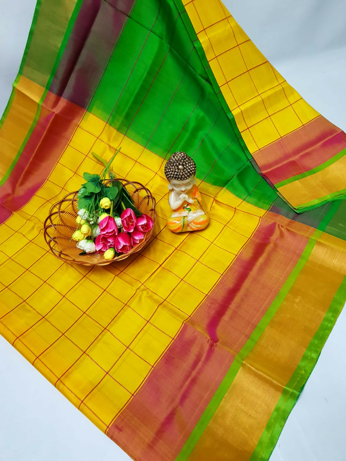 uppada pattu ,Anchu malupu&Anuska checks sarees 💐💐 🌹Good quality 💐👌👌👌 Fabric: uppada pattu/pattu Price *5000+$*