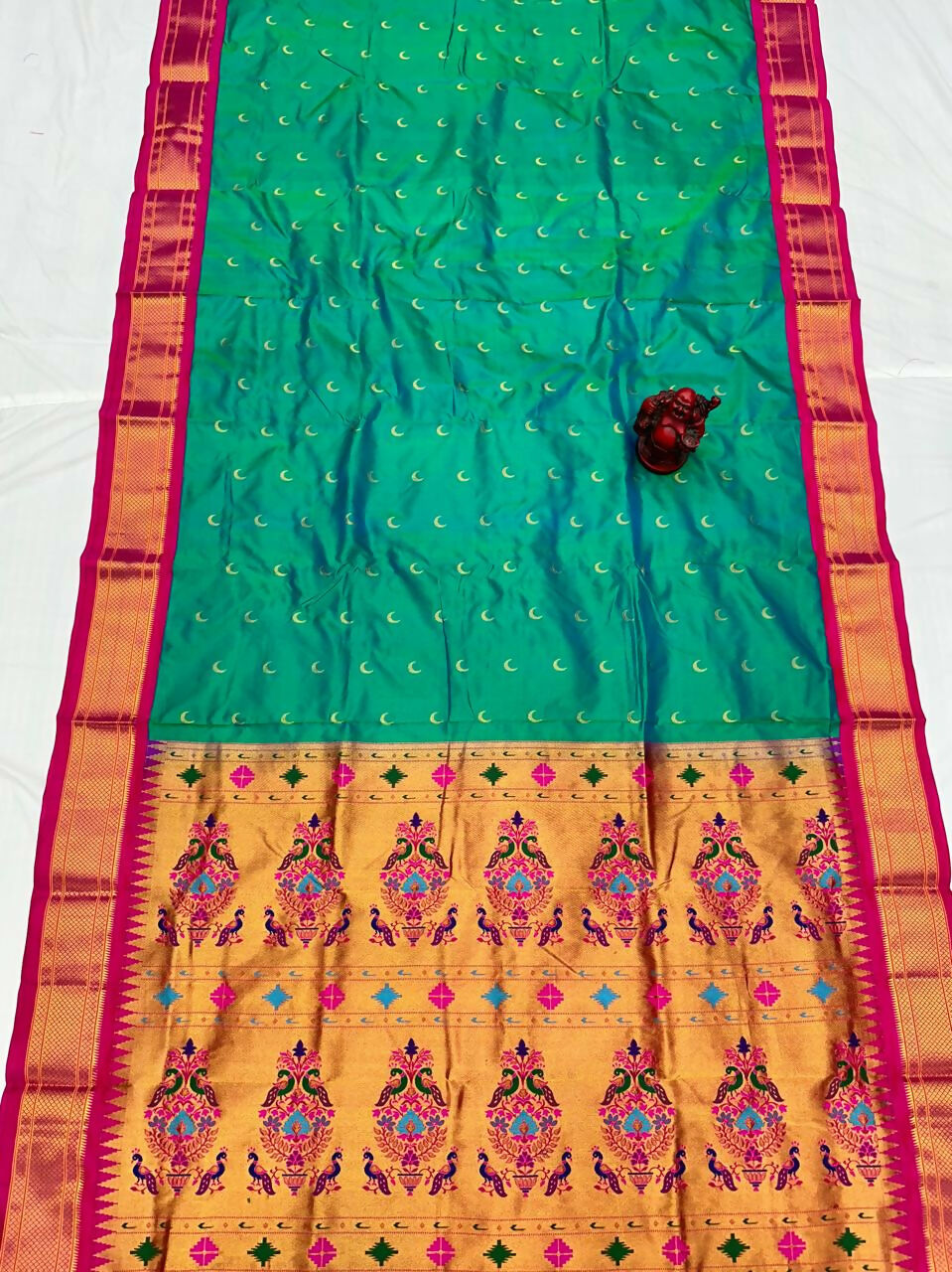 Handloom paithani