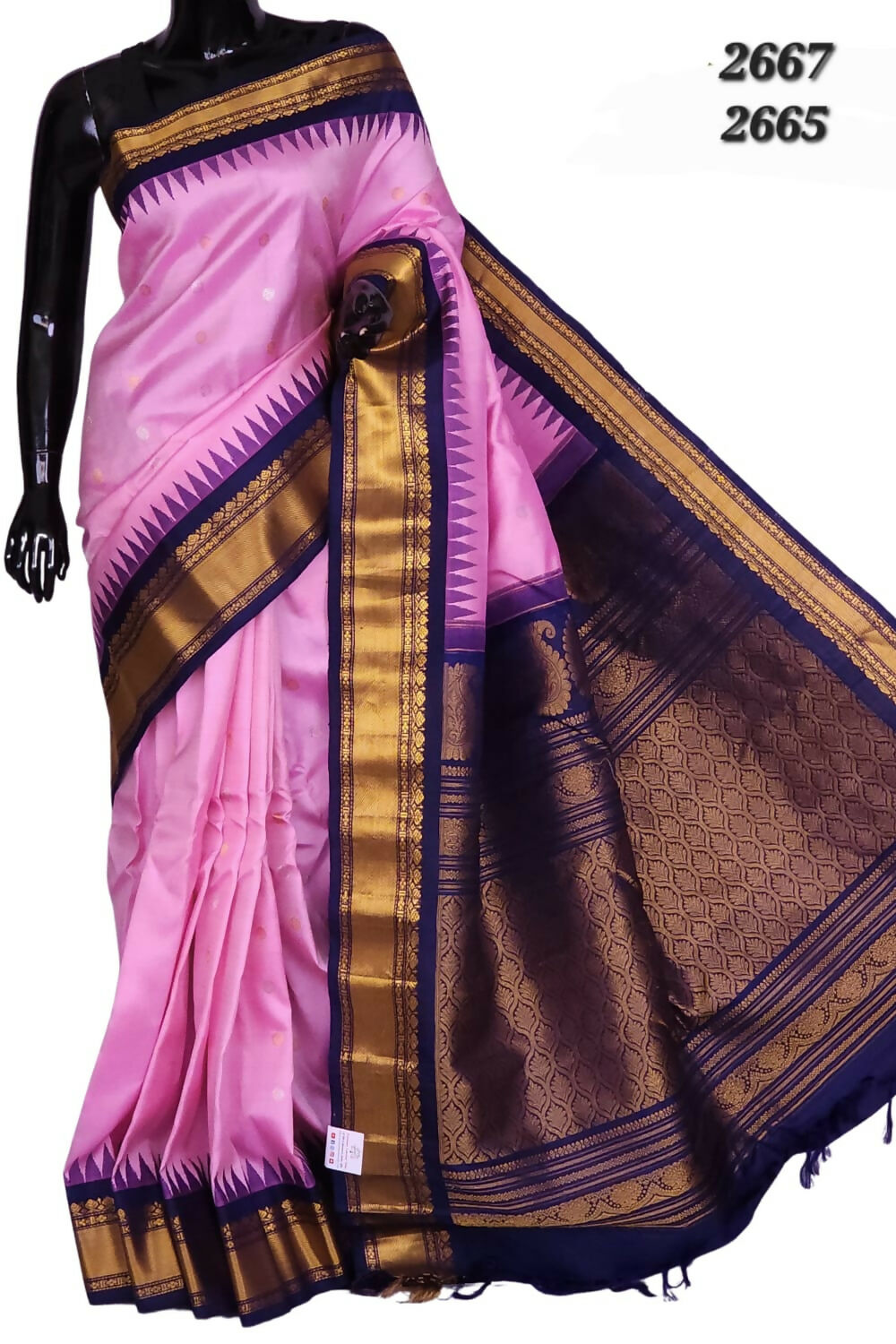 Handloom Gadwal pure silk sarees with kuttu borders contrast pallu and blouse........💛💛💛 Silk mark certified products Price : 23499+ ship each 👇