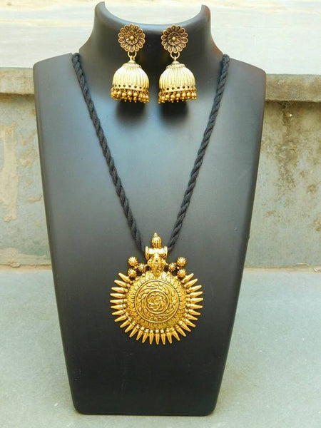 Gold finish necklace 1 Jewellery Sets