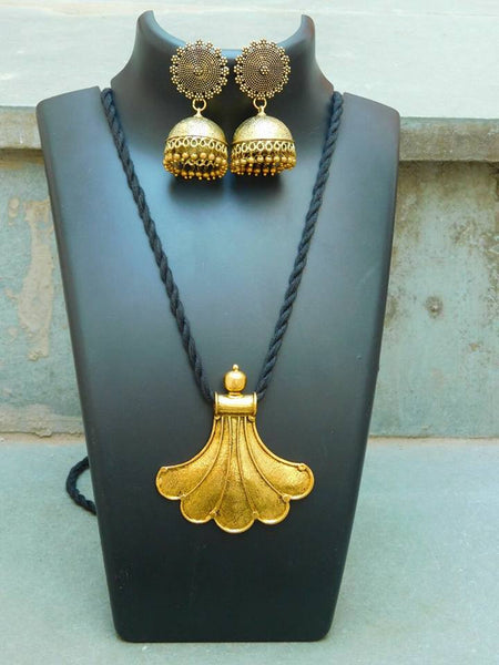 Gold finish necklace 4 Jewellery Sets