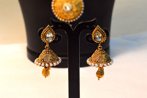 Beautiful Golden designed 2 Jewellery Sets