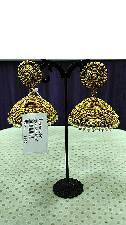 Golden pearl Earrings - Dailybuyys