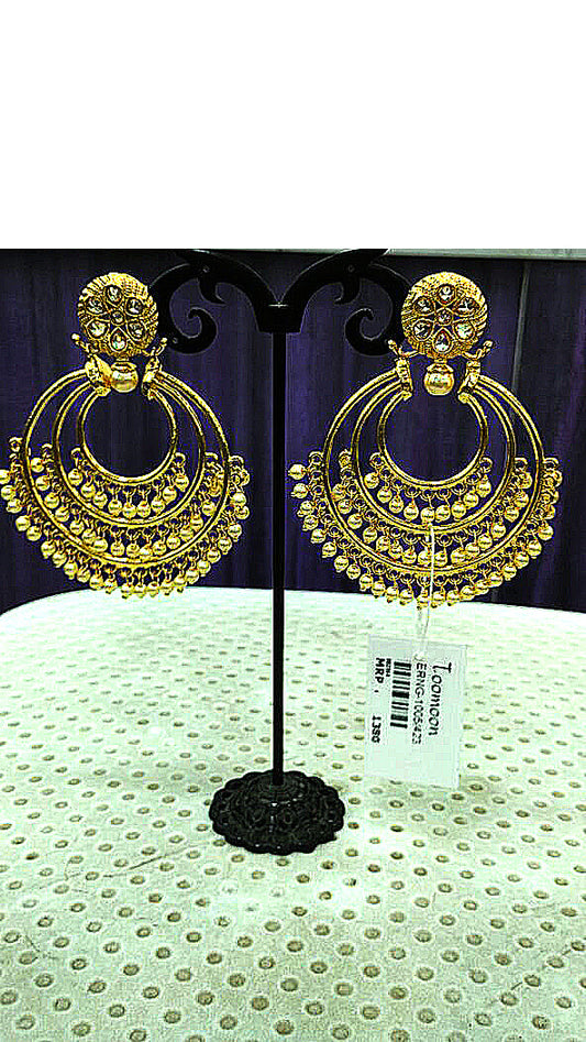 Golden pearl and stone Earrings - Dailybuyys