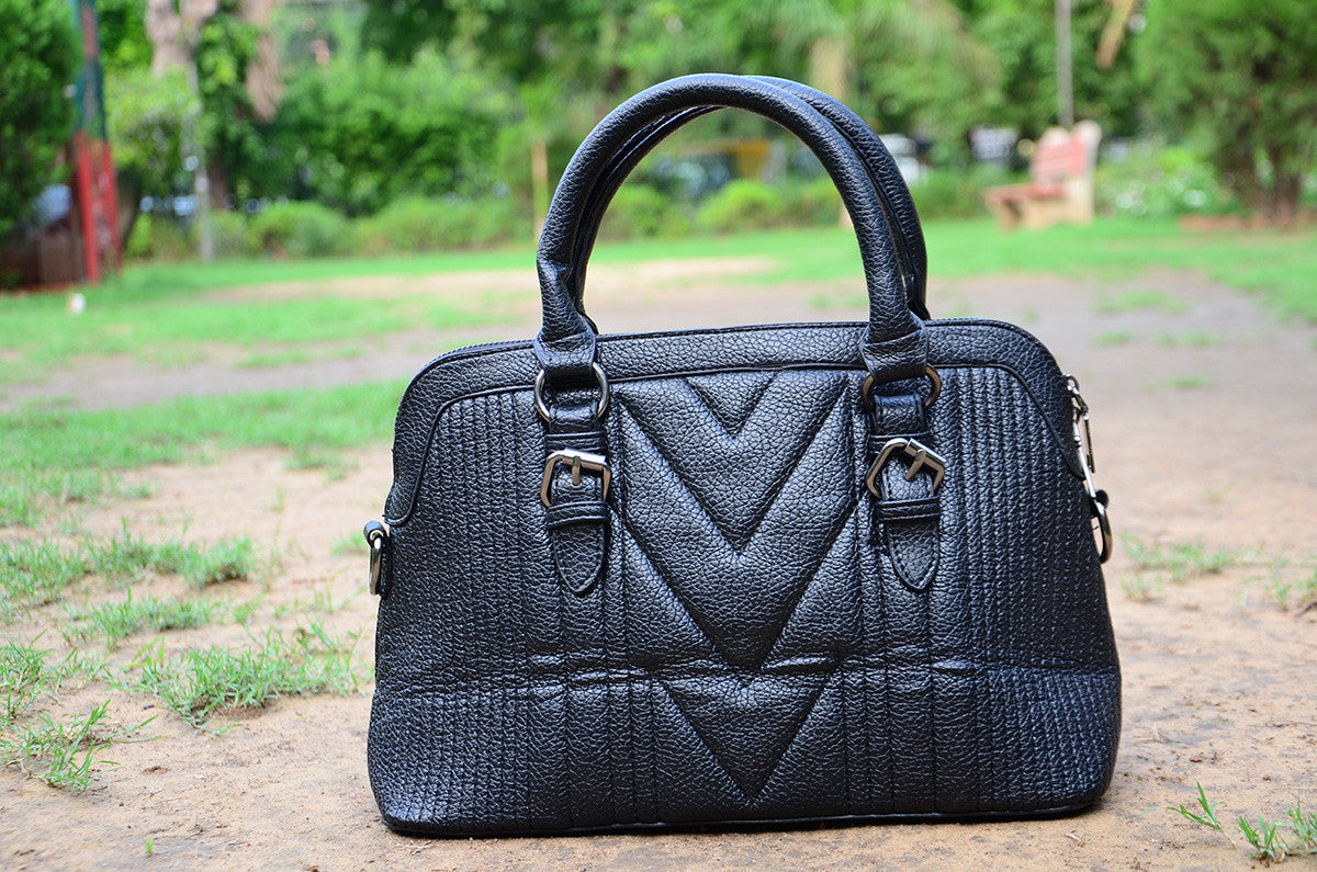 Black M Design Handheld Hand Bags