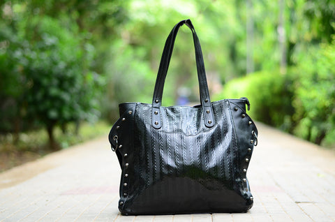 Black Totes Bags Get Extra 10% Discount on All Prepaid Transaction