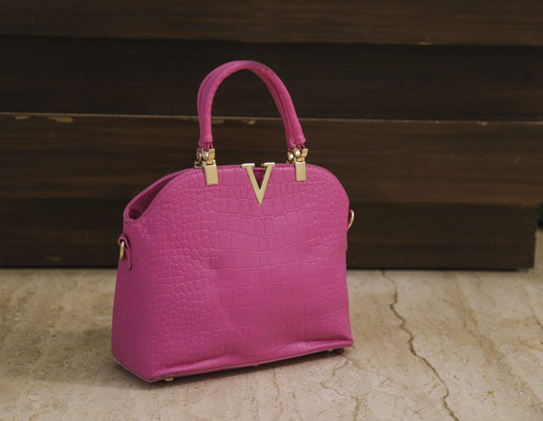 D Pink Medium Crock V Hand Bags