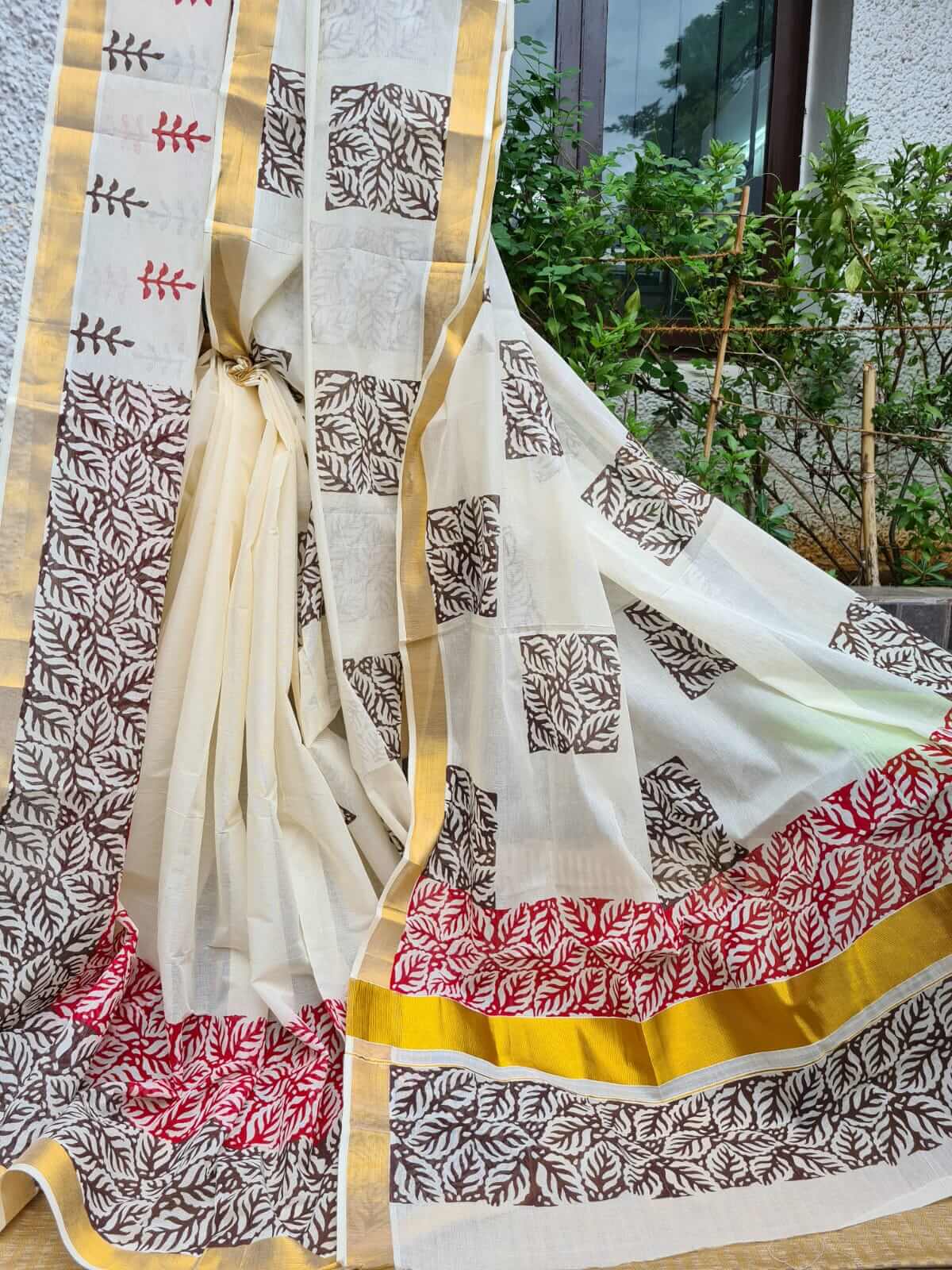 SreeKrish Eshop - 😍Kerala Cotton Sarees😍 🟪Kerala cotton saree with Zari  border, 🟪the traditional saree has decorative screen printing with amazing  designs which makes it very special. 🟪It is a pure cotton