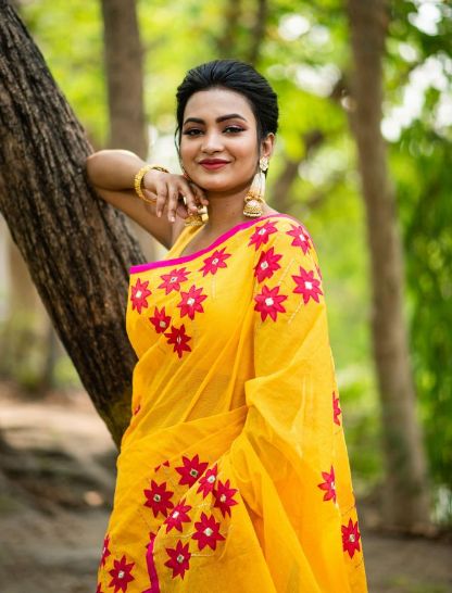 Buy Patch Work Resham Check Saree With Blouse Piece Sunflower Motif Applique  Work Saree Bangladesh Cotton Saree Resham Kota Saree Online in India - Etsy