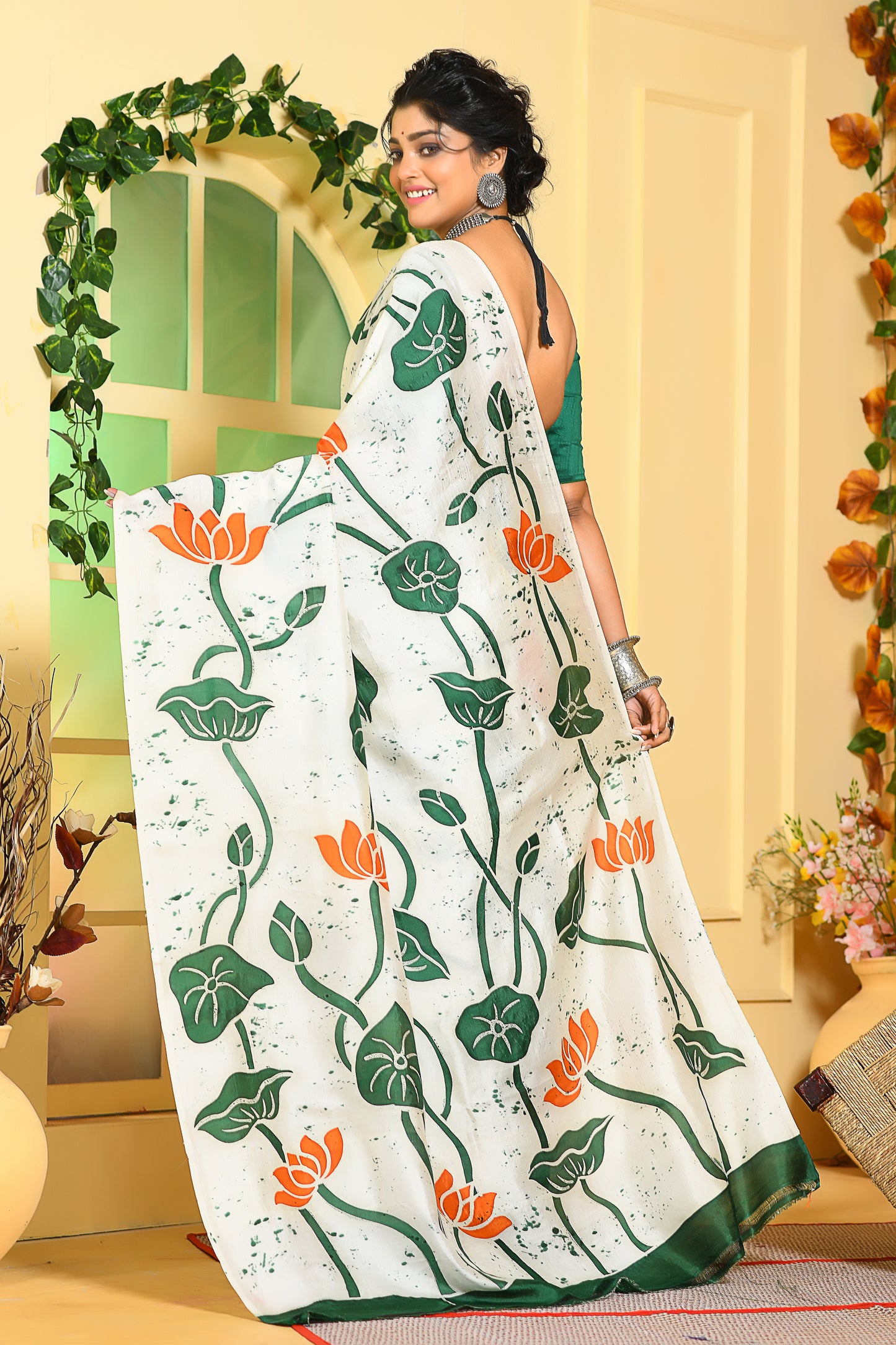 Floral Off White Hand Painted Handloom Pure Murshidabad Silk Sarees