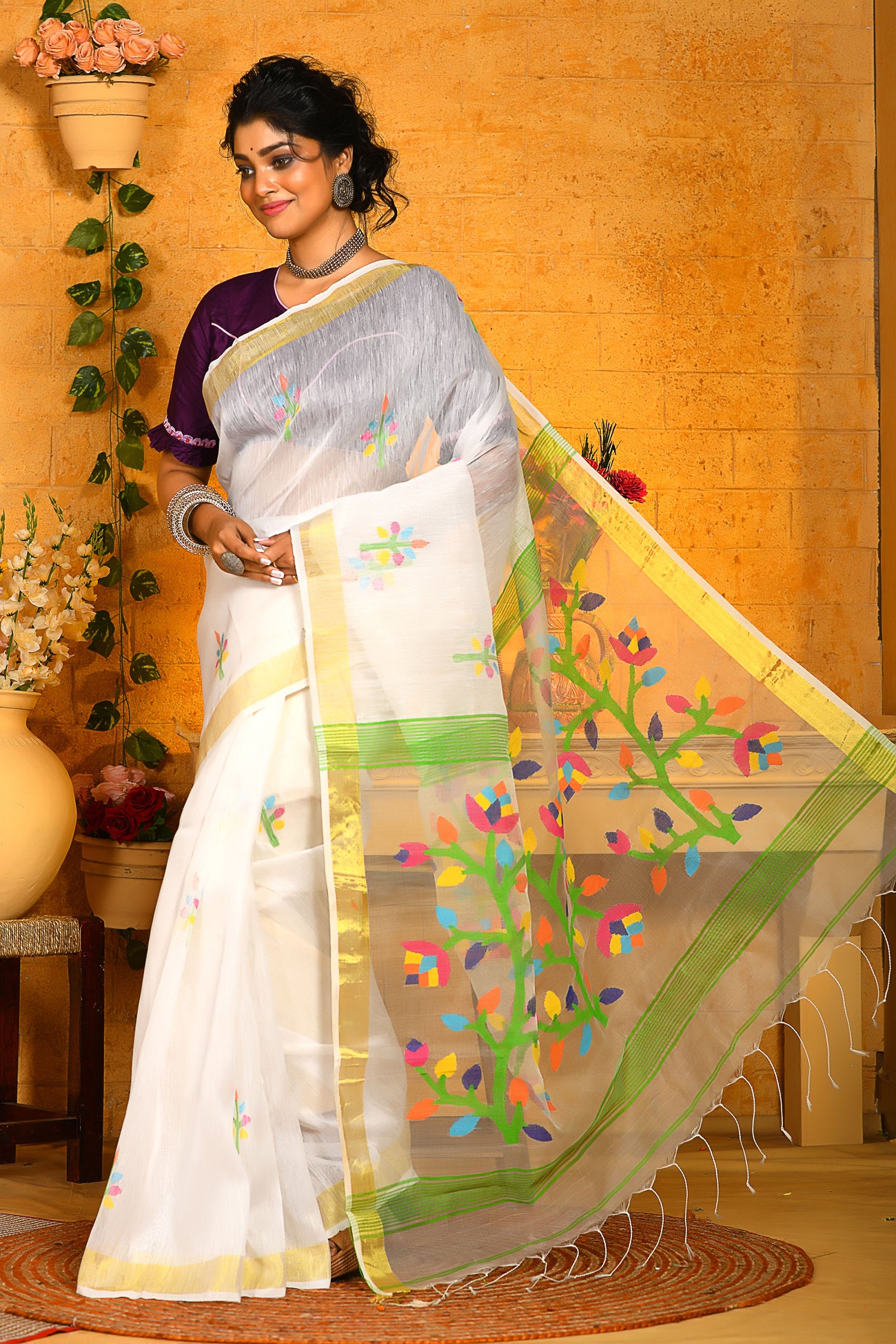 White Color Based Muslin Saree With Zari Border Handloom Cotton