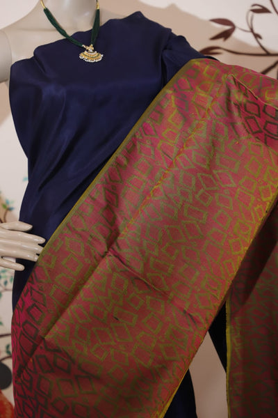 Black Kanjivaram Silk Sarees  Handwoven With Gold Pattern