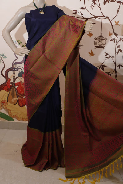Black Kanjivaram Silk Sarees  Handwoven With Gold Pattern