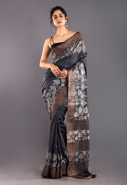 Buy Black Georgette Embroidered Floral V Neck Border Saree With Blouse For  Women by Nazaakat by Samara Singh Online at Aza Fashions.