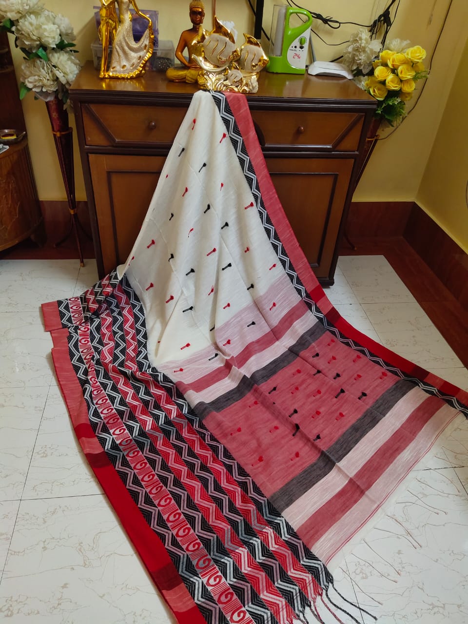 White And Red Khadi Pure Cotton Handloom Begompuri Mosal Sarees