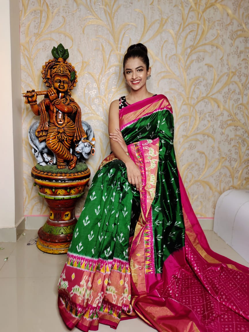 Deep Green And Magenta Designer Border HandWoven Ikkat Silk Sarees