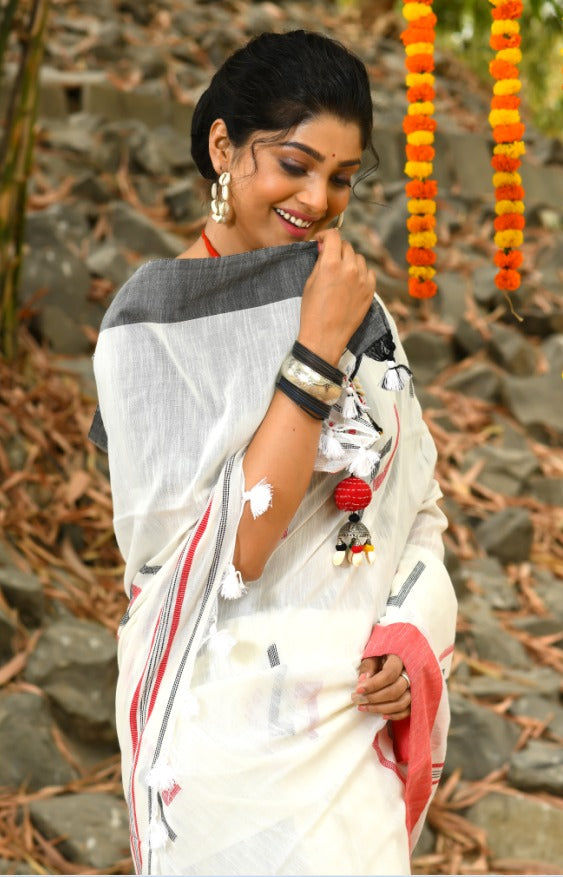 Beautiful White Handloom Cotton Sarees