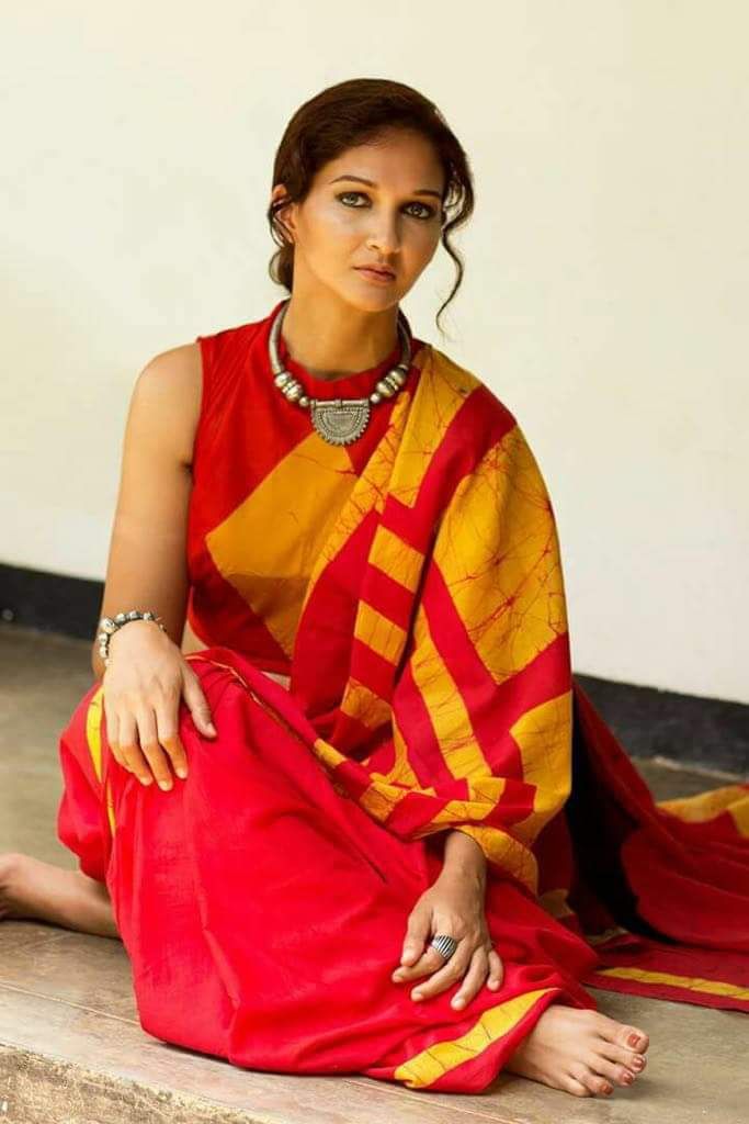 Red Yellow Mulmul Batik Sarees Get Extra 10% Discount on All Prepaid Transaction
