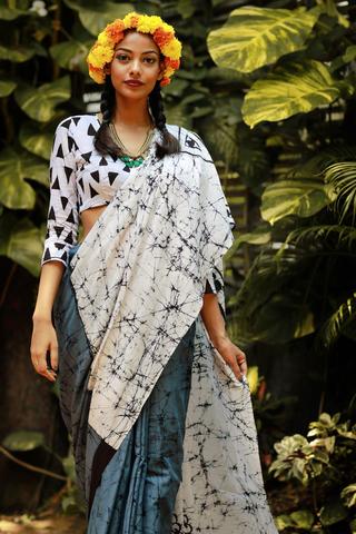 Grey Mulmul Batik Sarees - Dailybuyys