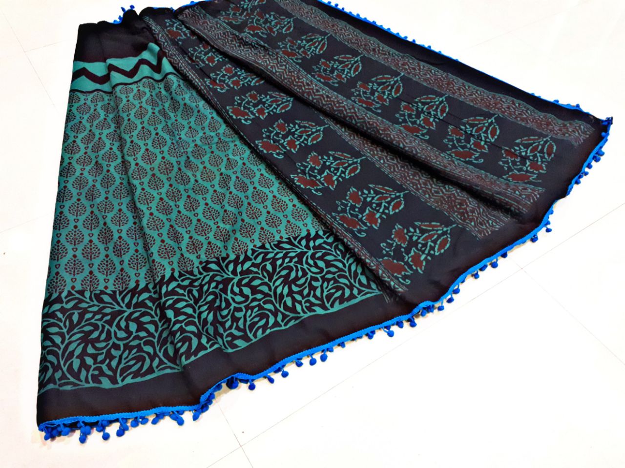 Green Bagru Printed Pure Cotton Sarees - Dailybuyys