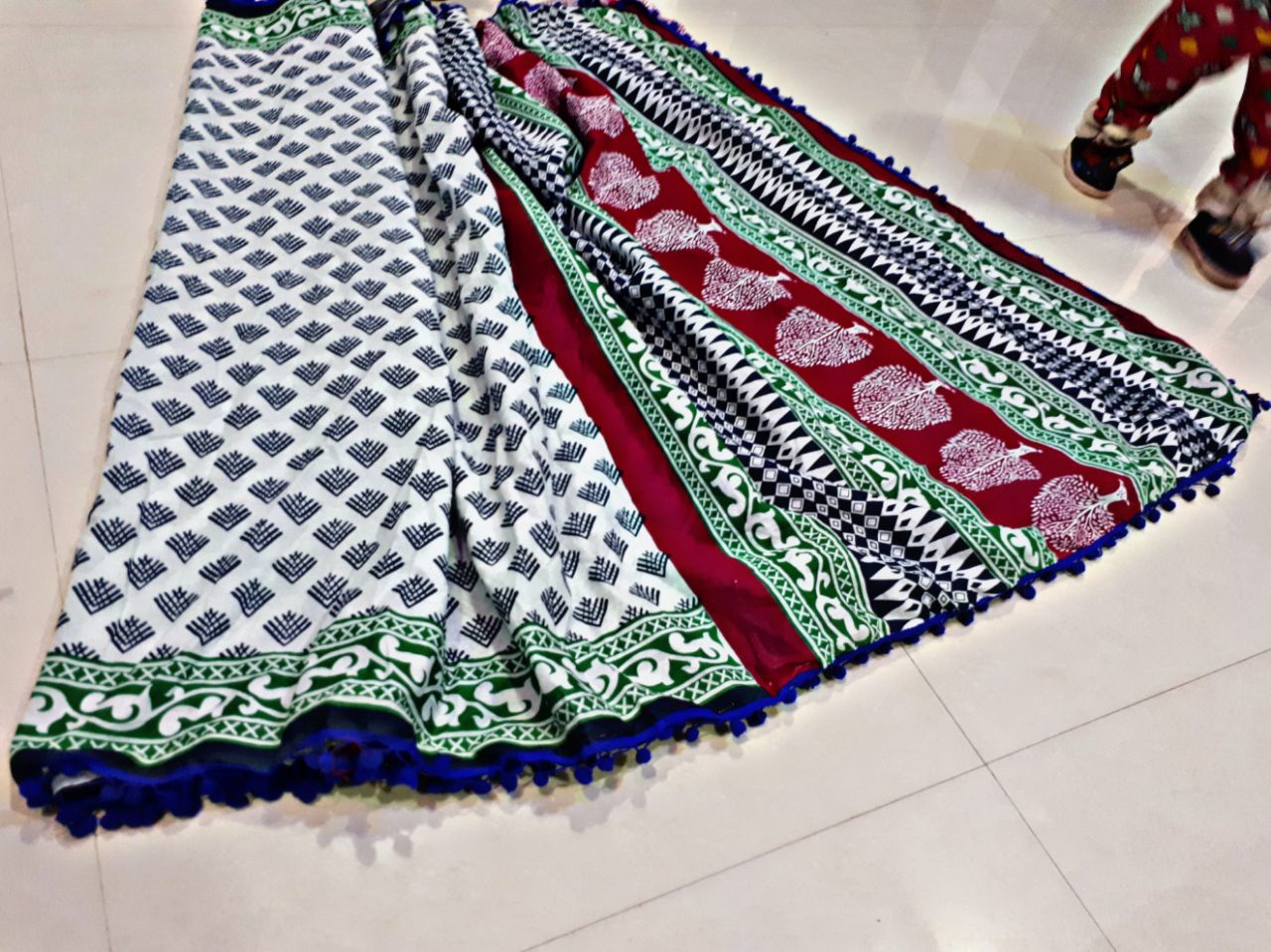 Grey Bagru Printed Pure Cotton Sarees - Dailybuyys