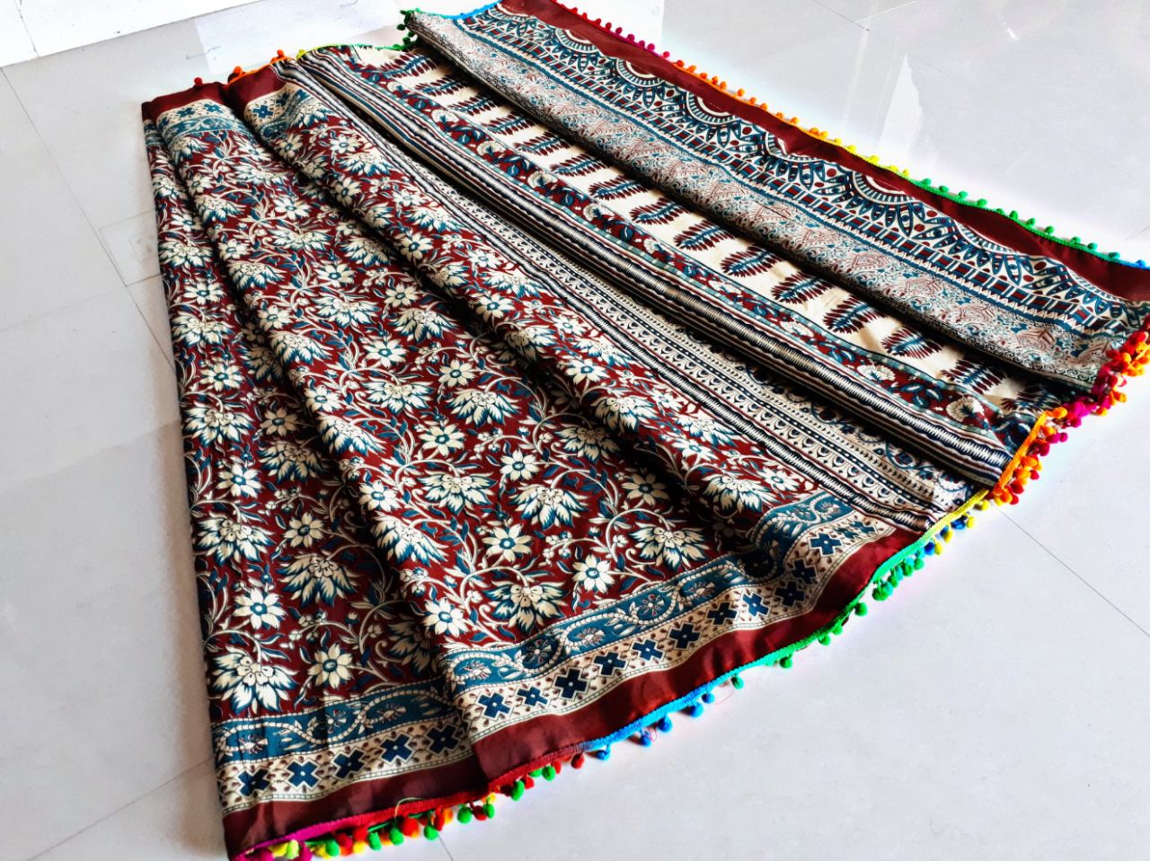 Maroon Bagru Printed Pure Cotton Sarees - Dailybuyys