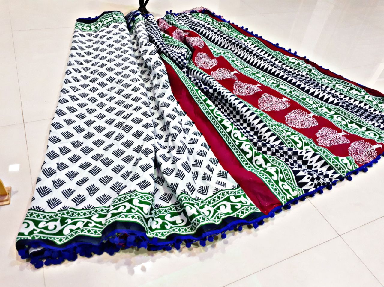 Green Bagru Printed Pure Cotton Sarees - Dailybuyys