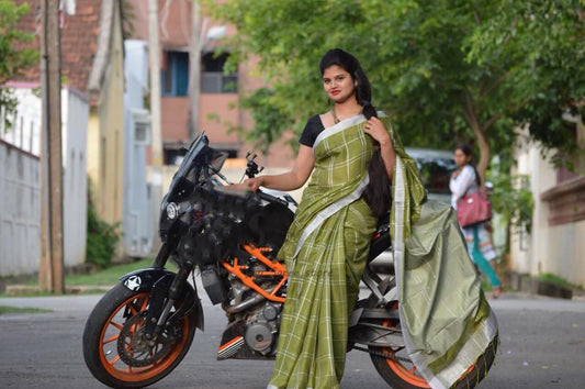 Green Pure Linen Sarees - Dailybuyys