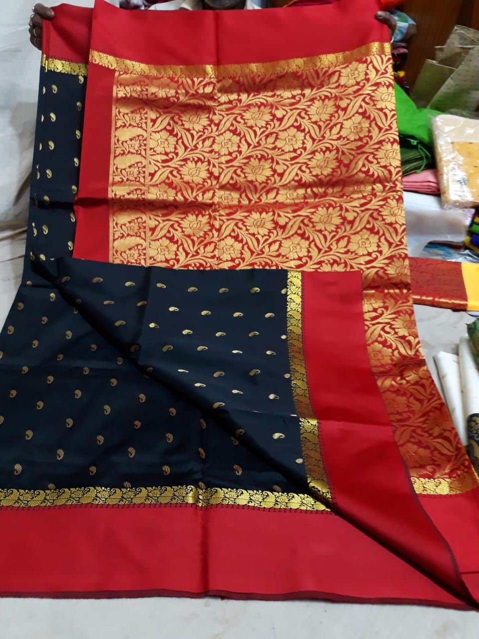 Red Black Garad Silk Sarees - Dailybuyys