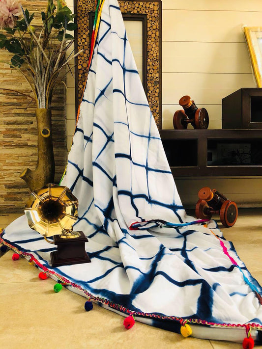 White Bagru Printed Pure Cotton Sarees - Dailybuyys