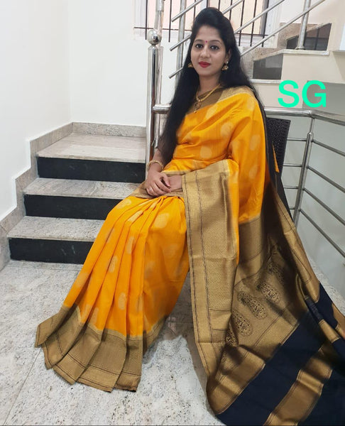 ASHWATHY , KANJIPURAM SILK SAREE FOR WOMEN IN YELLOW AND BLACK COMBINA –  www.soosi.co.in