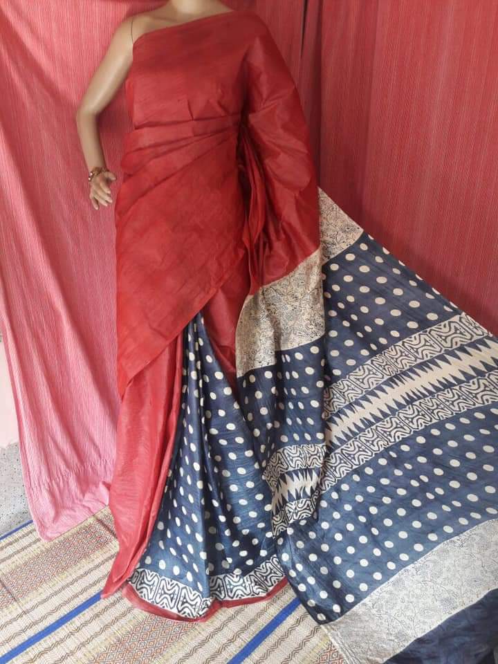 Red Block Printed Pure Silk Mark Certified Bishnupuri Silk Sarees - Dailybuyys