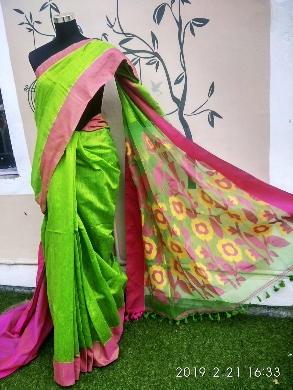 Green Jamdani Matka Sarees - Dailybuyys