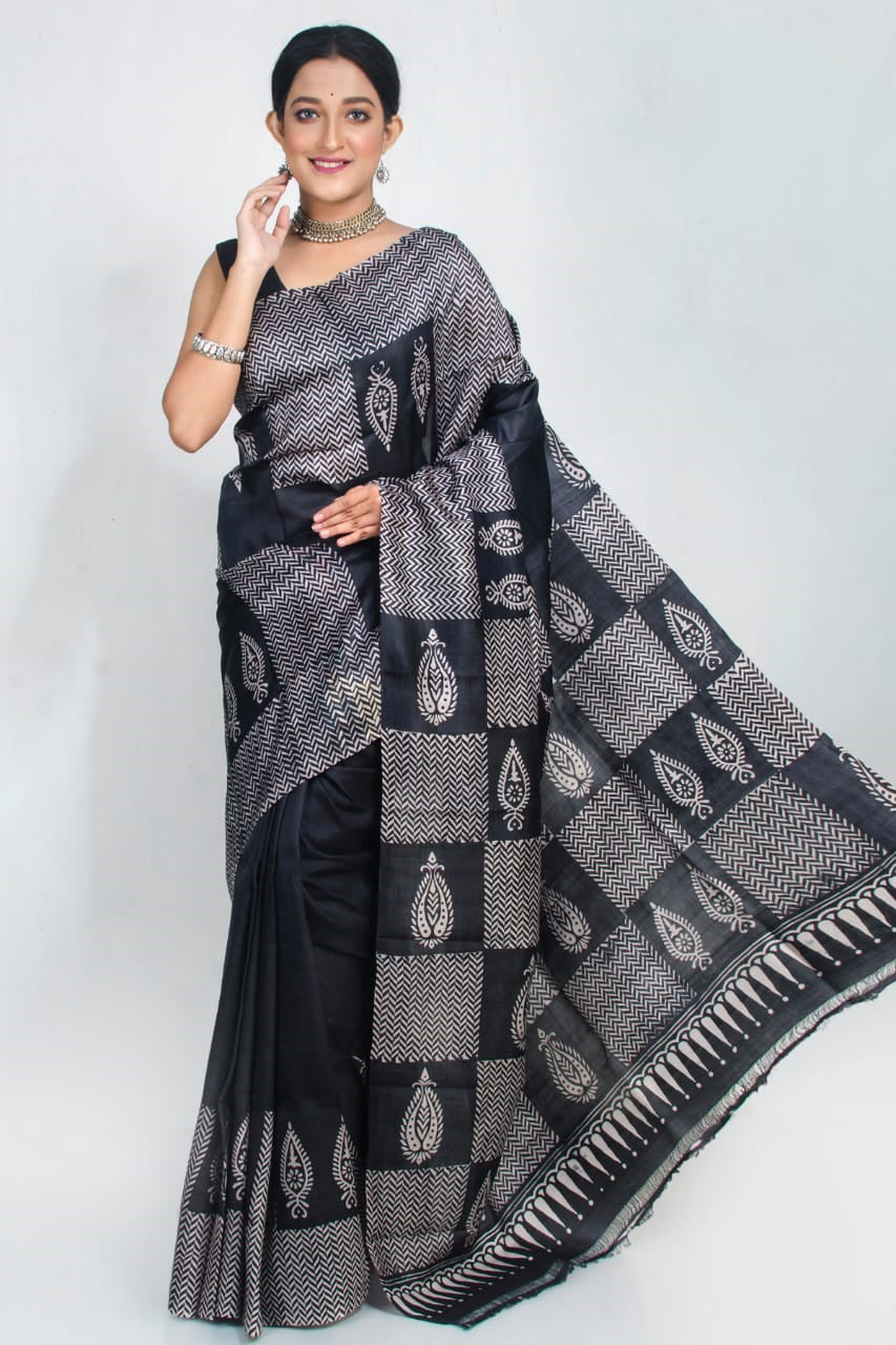 Black Block Printed Pure Silk Mark Certified Bishnupuri Silk Sarees - Dailybuyys