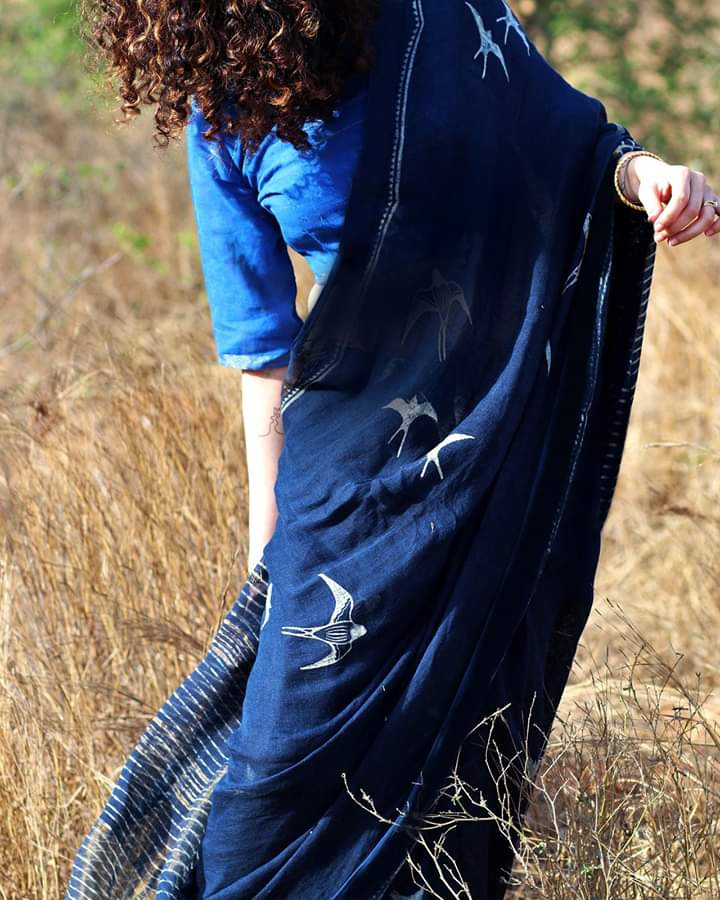 Blue Pure Mulmul Batik Sarees - Dailybuyys