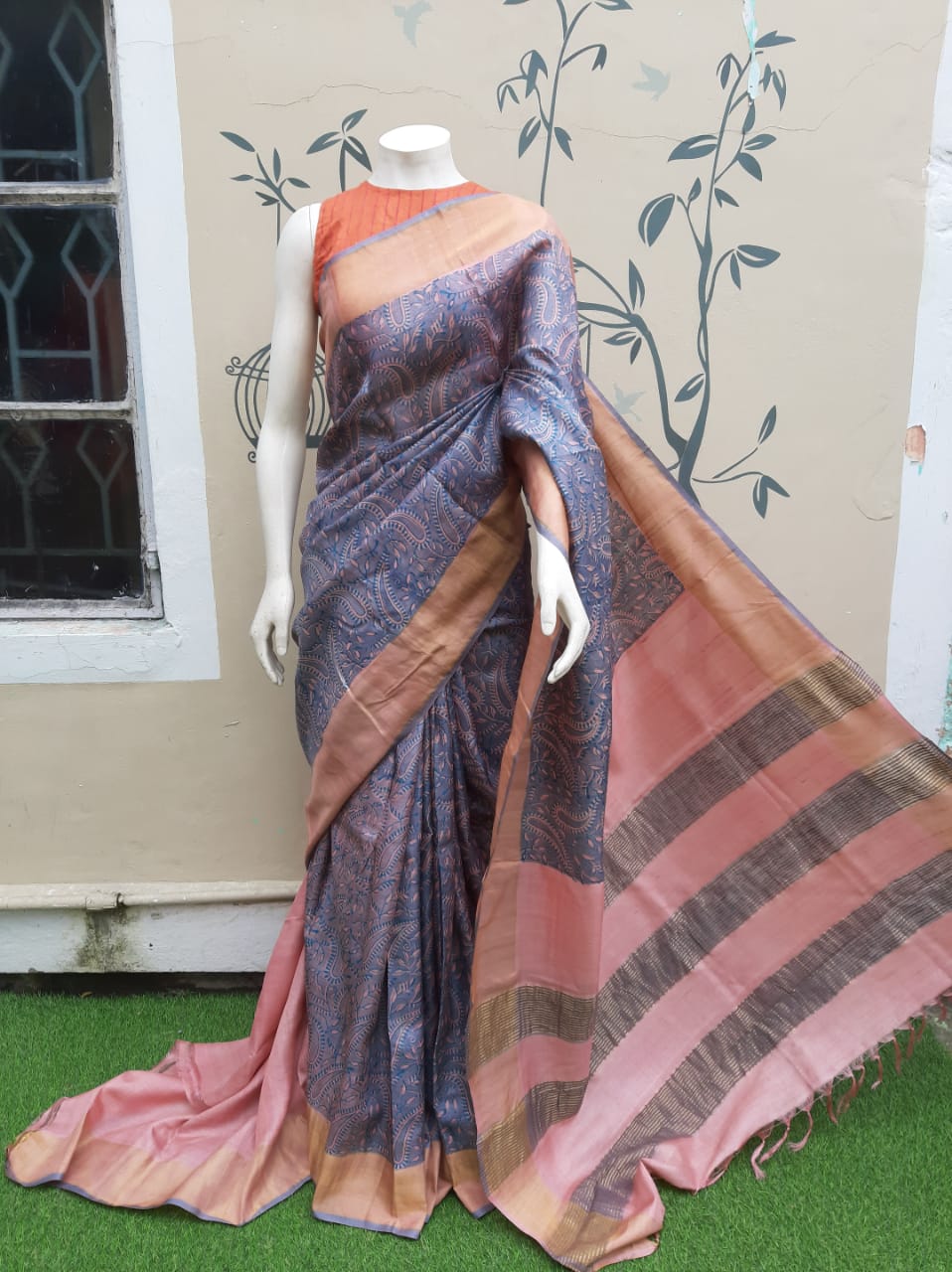 Grey Block Printed Zari Border Pure Silk Mark Certified Tussar Silk Sarees - Dailybuyys