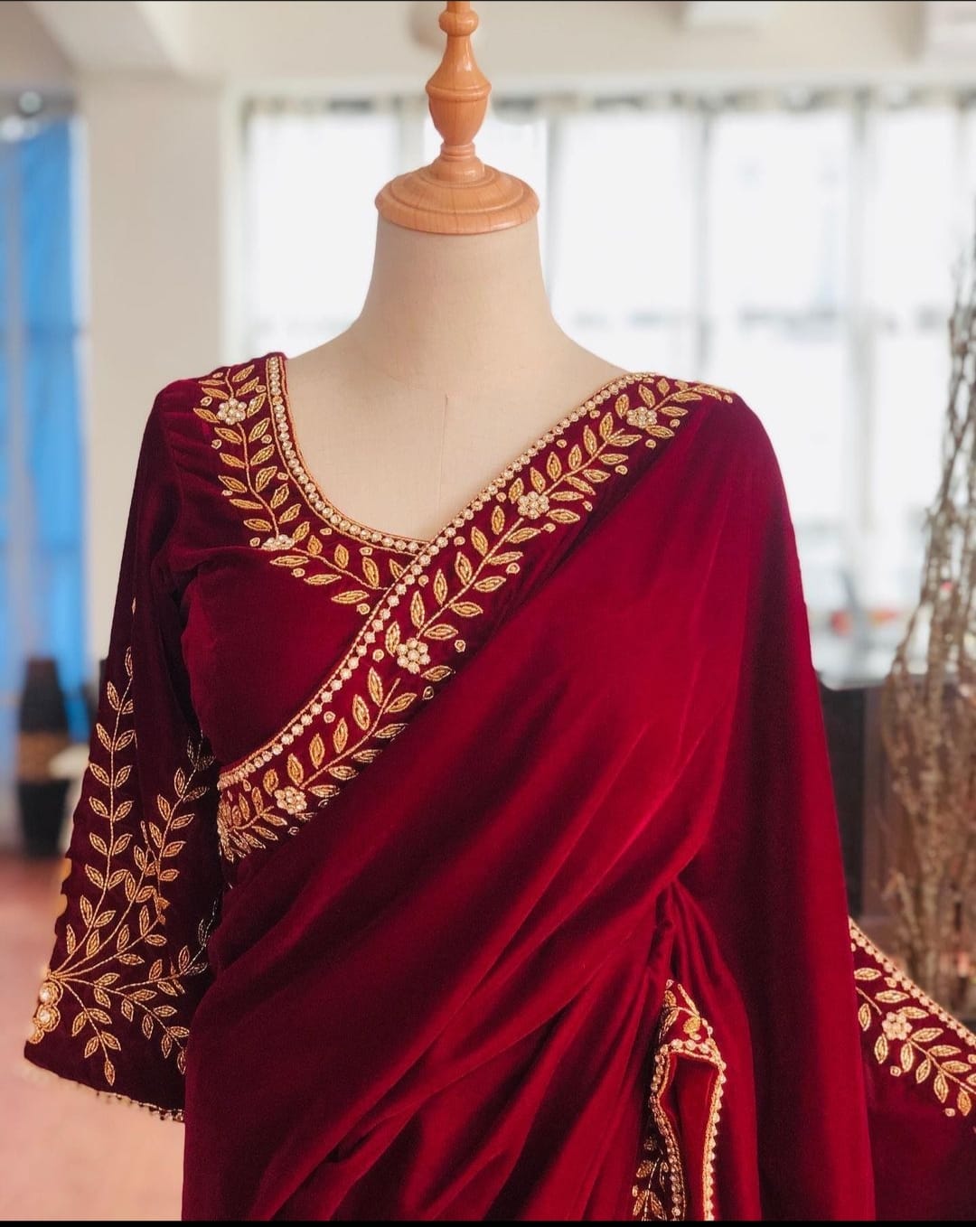 Pure 9000 Velvet Designer Saree Embroidery Sequins Work Border With Blouse  Piece - Urban Libaas